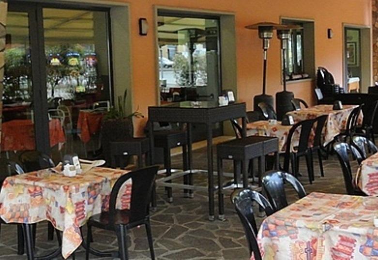 Готель Arlecchino Кастель-Сан-П'єтро-Терме Екстер'єр фото